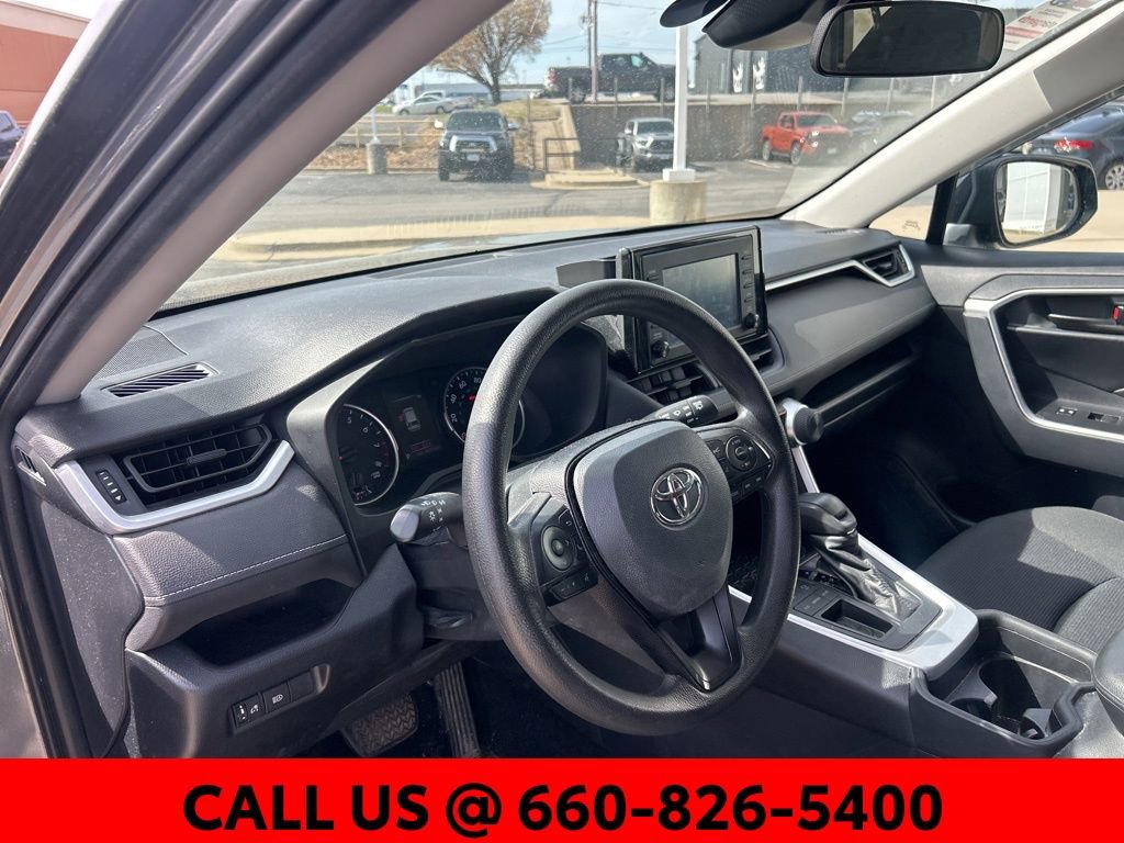 Used 2019 Toyota RAV4 LE w/ Carpet Mat Package image 13