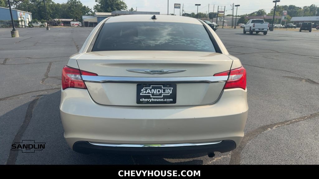 Used 2013 Chrysler 200 Touring FWD image 5