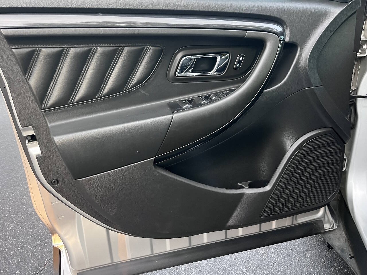 Used 2019 Ford Taurus SHO AWD/4WD image 35