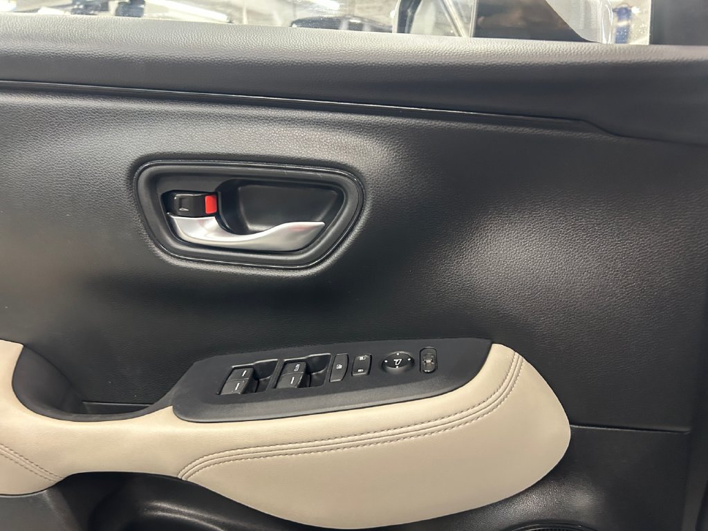 Certified 2024 Honda HR-V LX image 30