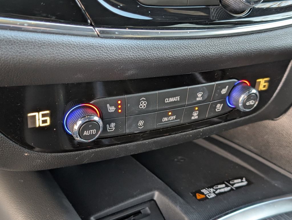 Used 2024 Buick Enclave Avenir image 31