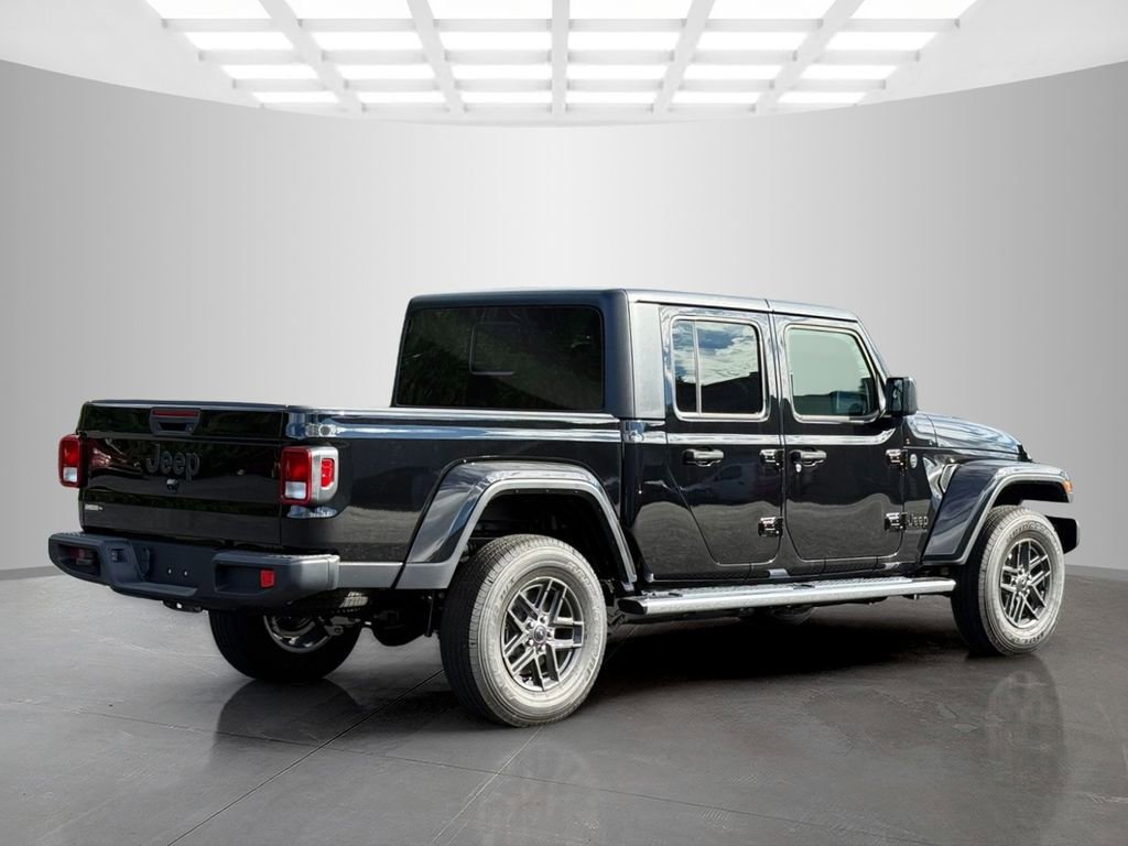 New 2025 Jeep Gladiator Sport image 5