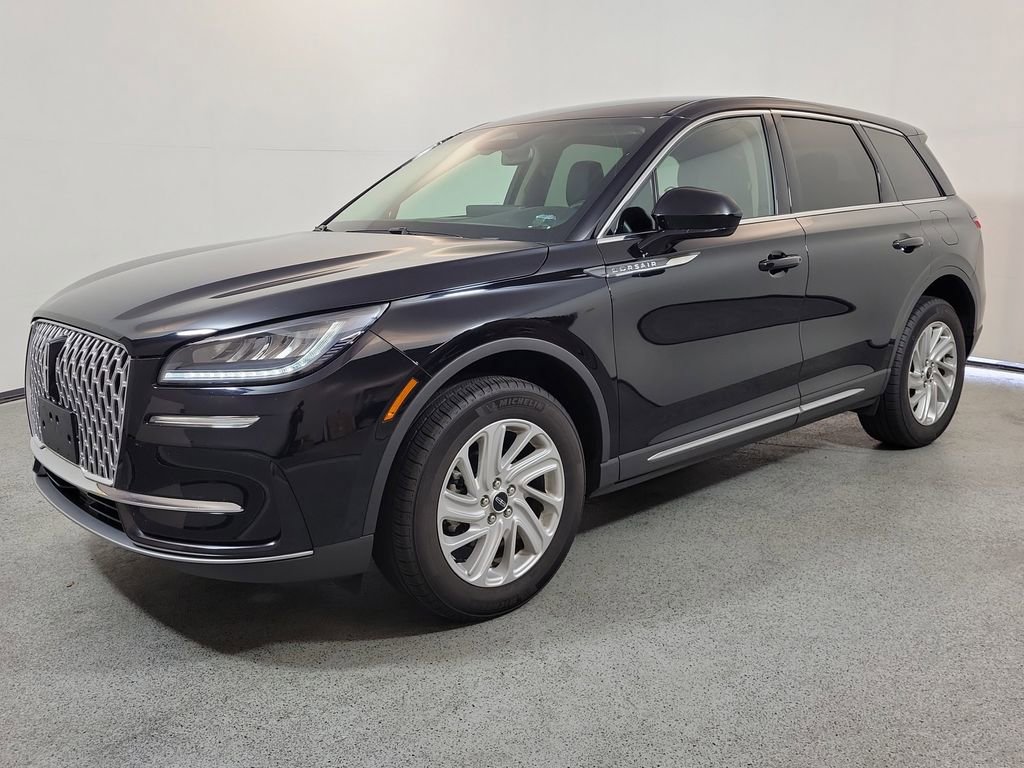 Used 2023 Lincoln Corsair AWD image 3