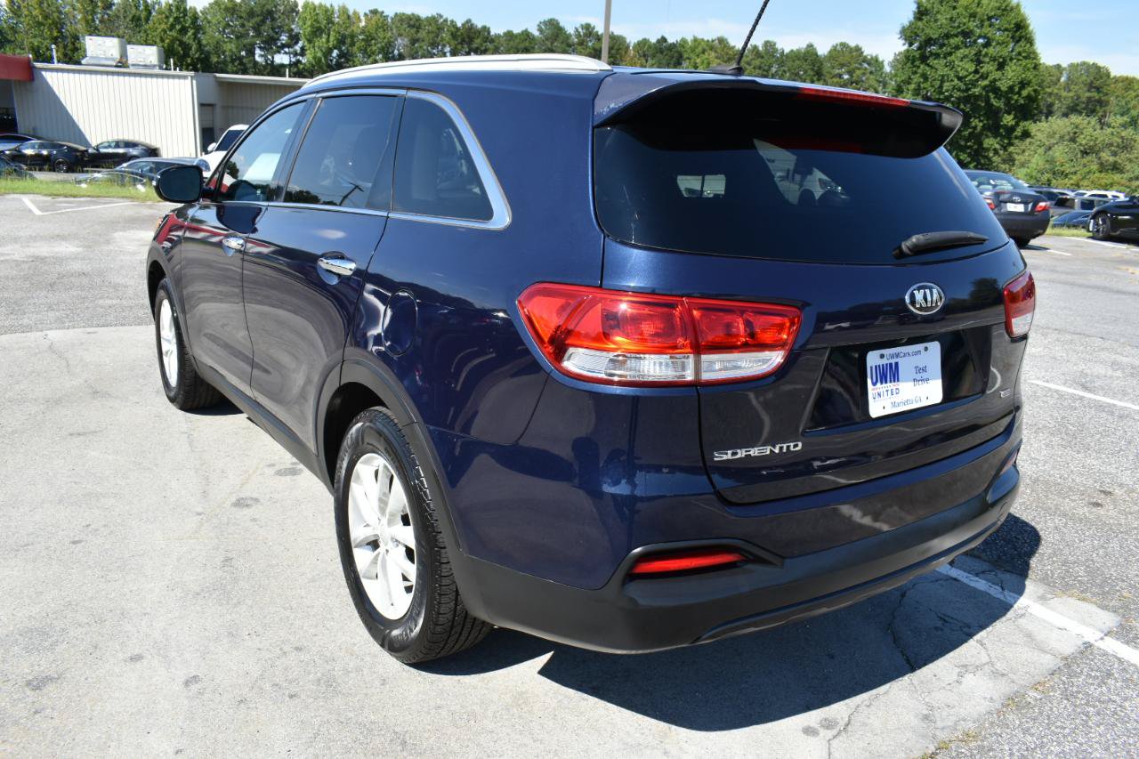 Used 2016 Kia Sorento FWD image 8