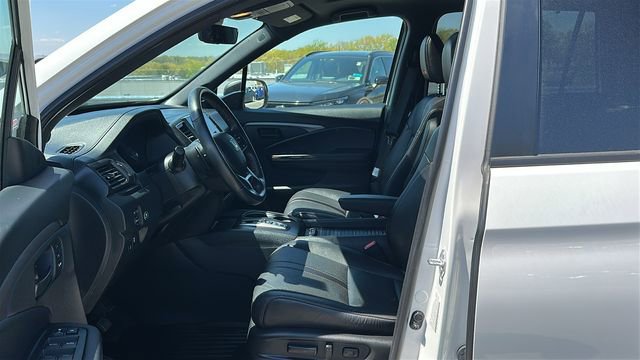 Used 2023 Honda Passport TrailSport image 9