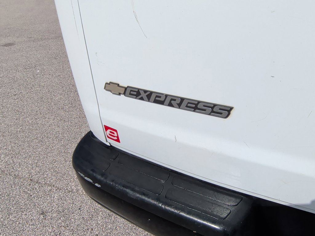 Used 2022 Chevrolet Express 2500 Extended w/ Driver Convenience Package RWD image 32