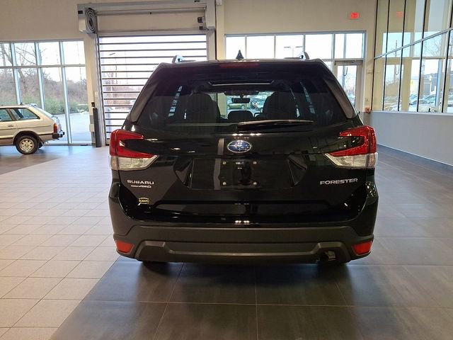 Certified 2023 Subaru Forester Premium image 5