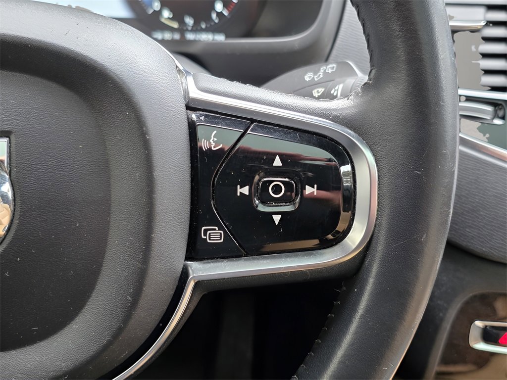 Used 2016 Volvo XC90 T6 Momentum image 31