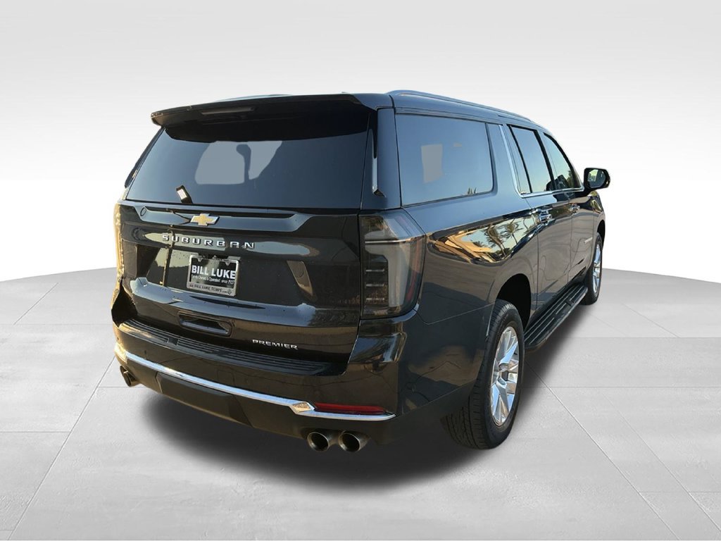 Used 2025 Chevrolet Suburban Premier AWD/4WD image 7