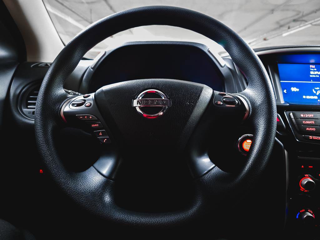 Used 2017 Nissan Pathfinder S image 23