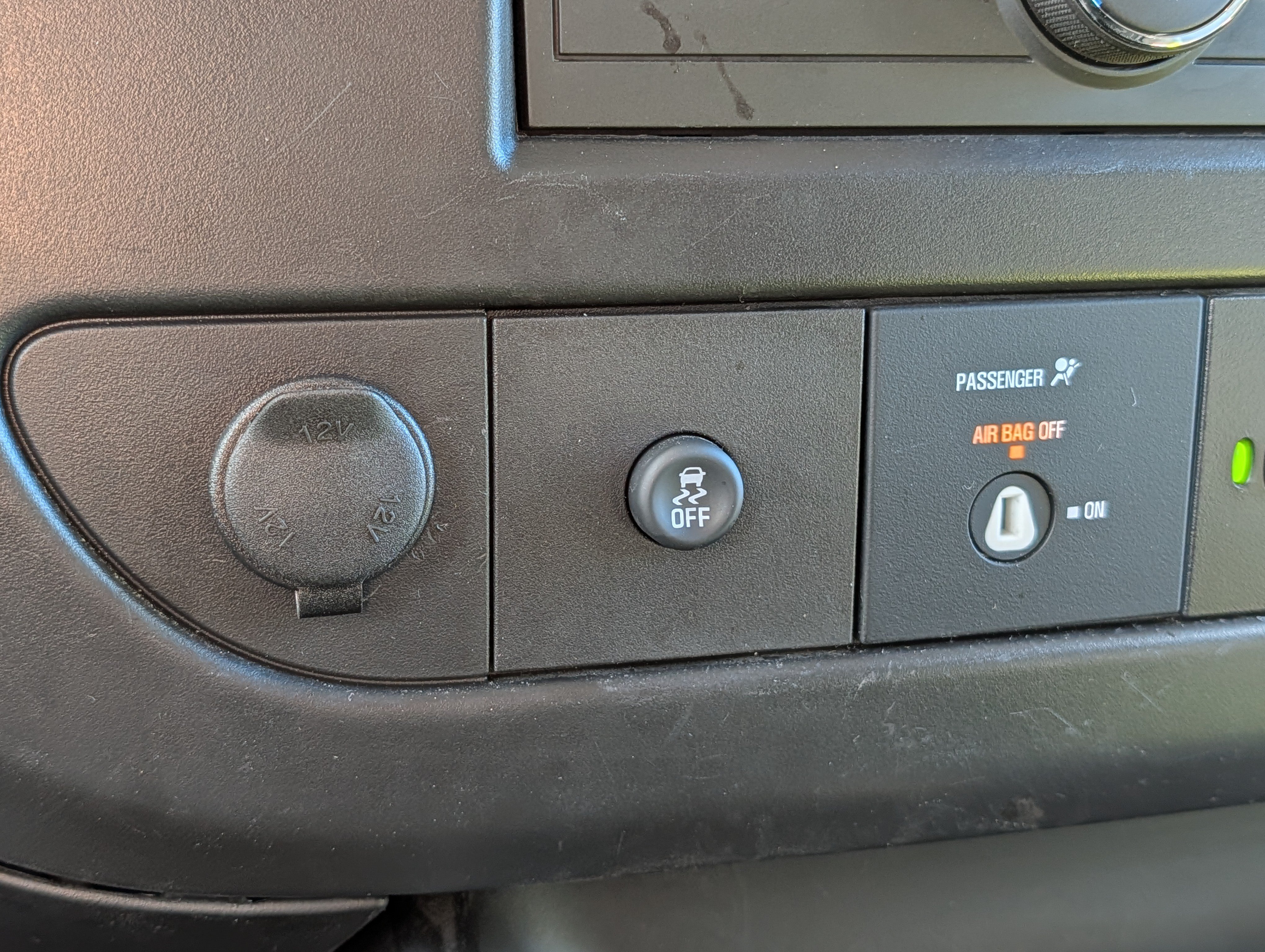 Certified 2025 Chevrolet Express 2500 w/ Driver Convenience Package RWD image 20