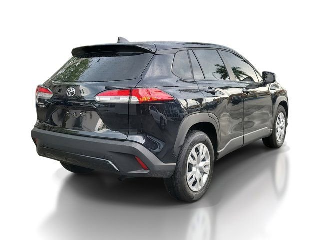 Used 2025 Toyota Corolla Cross L image 4