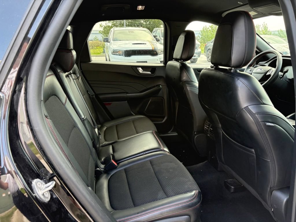 Used 2025 Ford Escape ST-Line Select AWD/4WD image 22