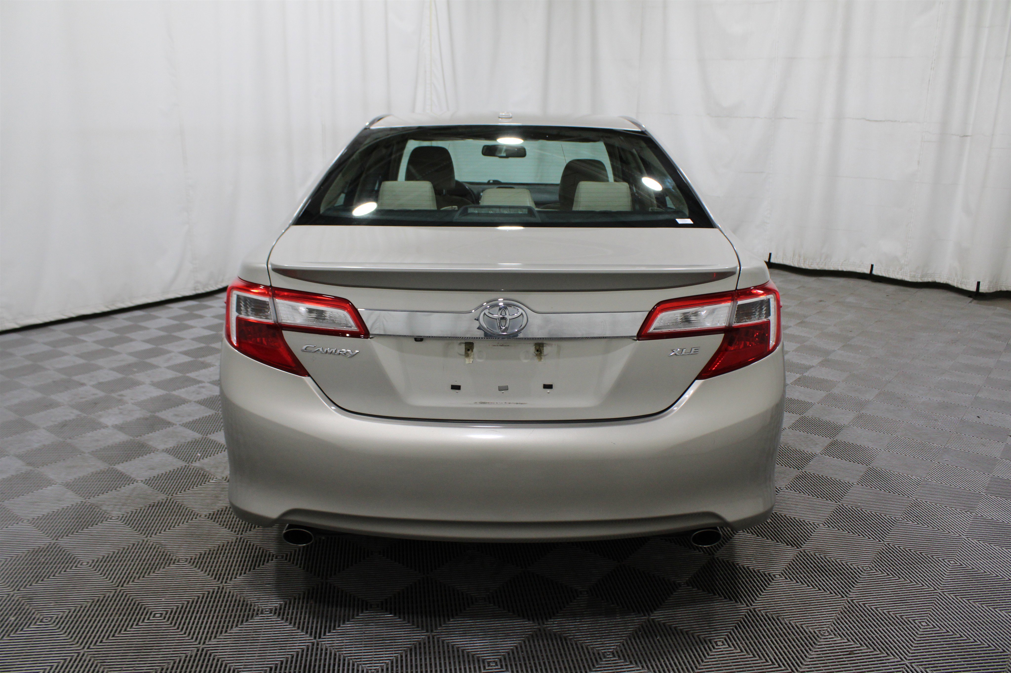 Used 2014 Toyota Camry SE image 25