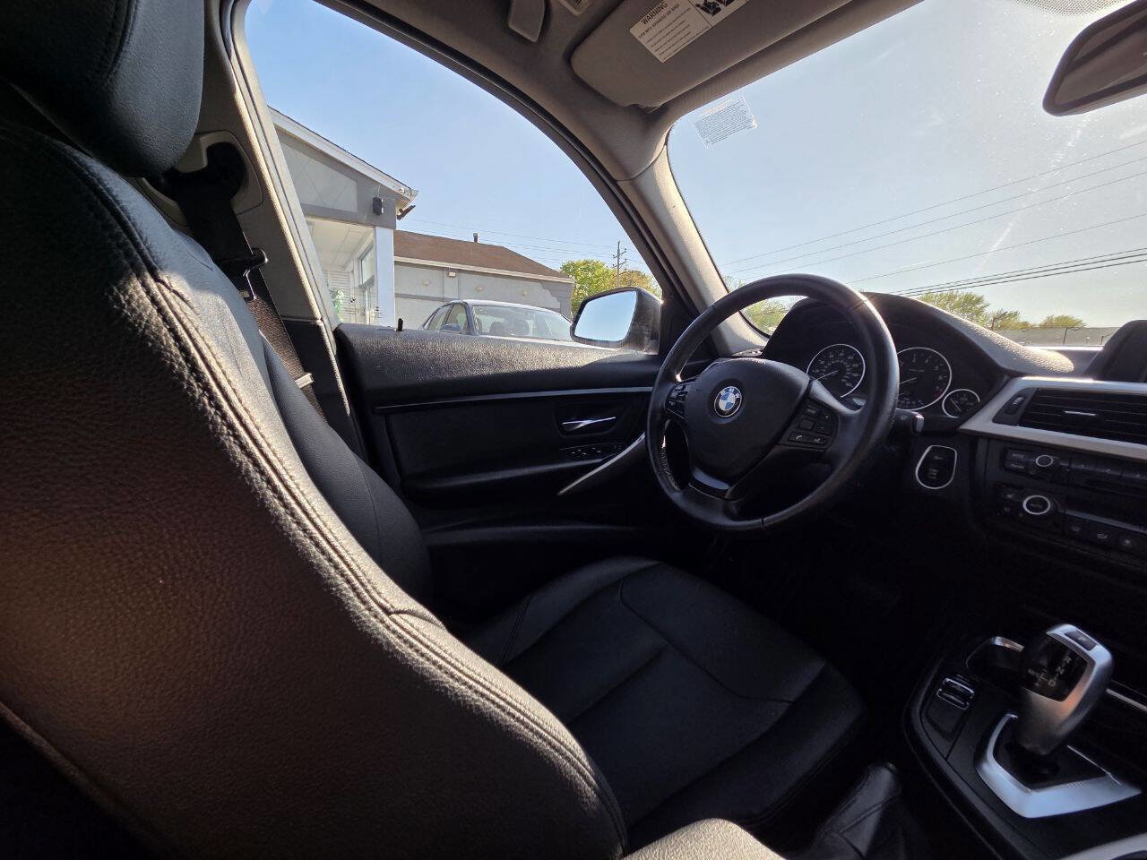 Used 2015 BMW 320i Sedan RWD image 23