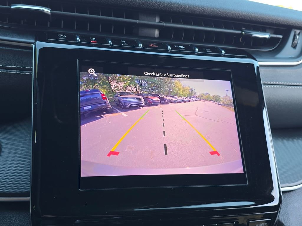 Used 2023 Jeep Grand Cherokee Altitude image 16