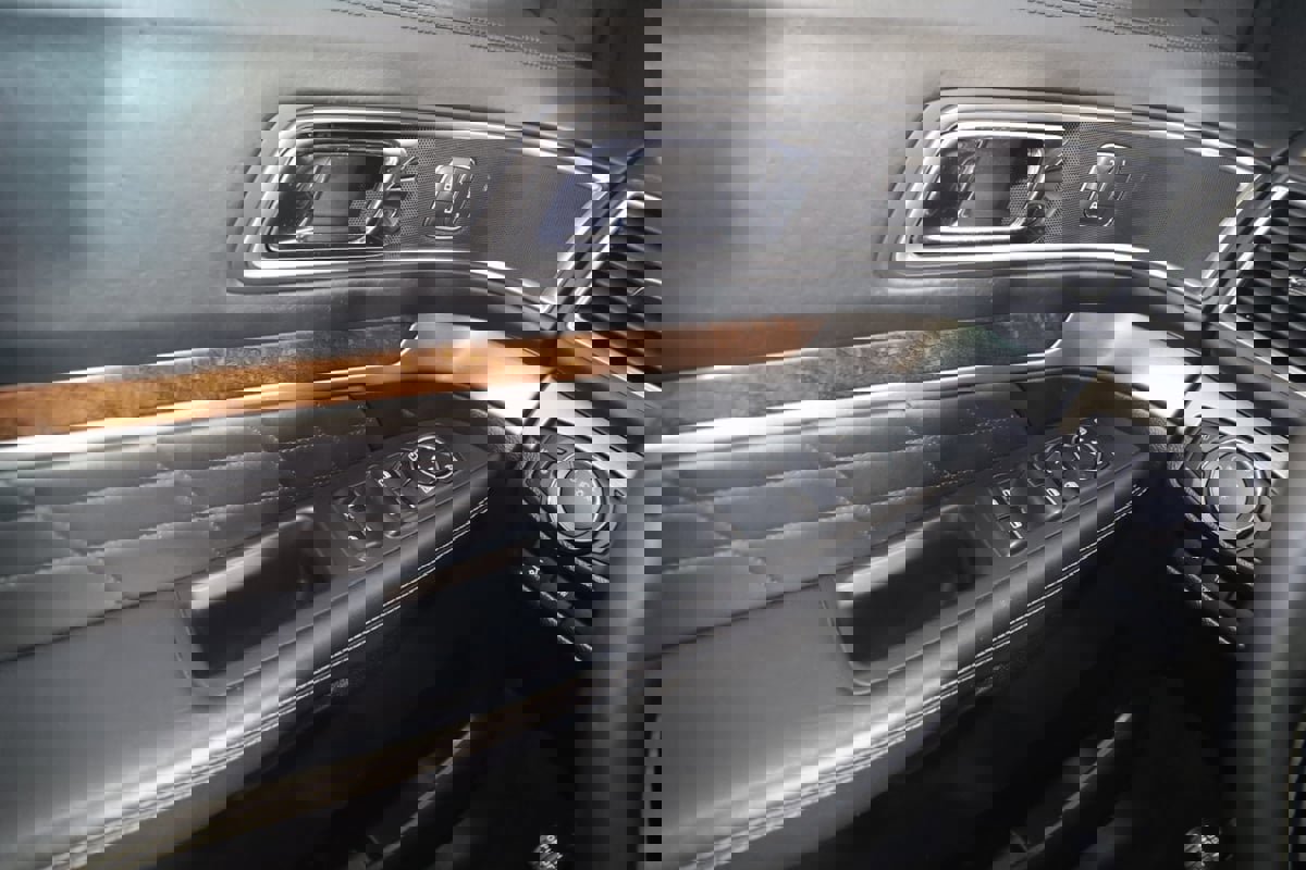 Used 2016 Ford Explorer Platinum image 33