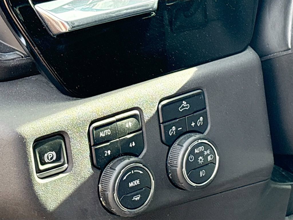 Used 2024 Chevrolet Silverado 1500 LT Trail Boss w/ Convenience Package II image 10