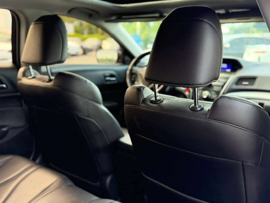 Used 2019 Acura ILX FWD image 12