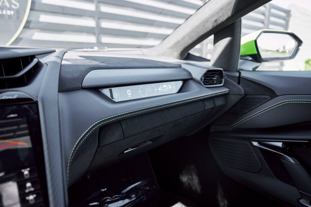 Used 2025 Lamborghini Revuelto AWD/4WD image 75