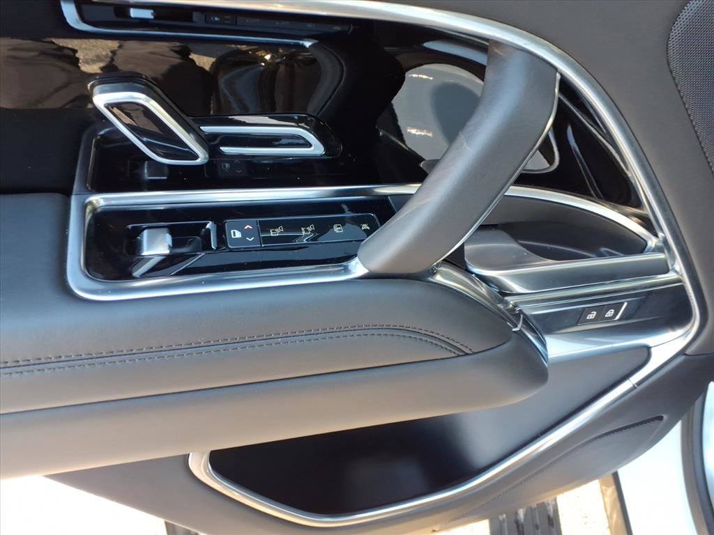 Used 2023 Land Rover Range Rover SE image 14