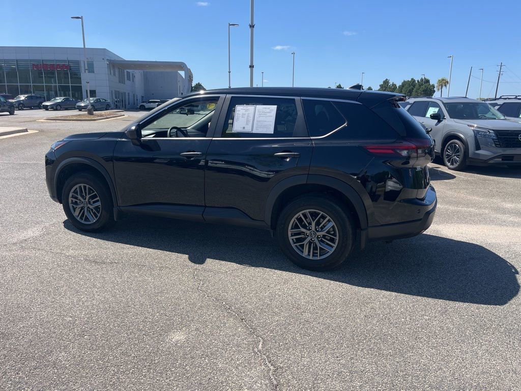 Used 2024 Nissan Rogue S image 4