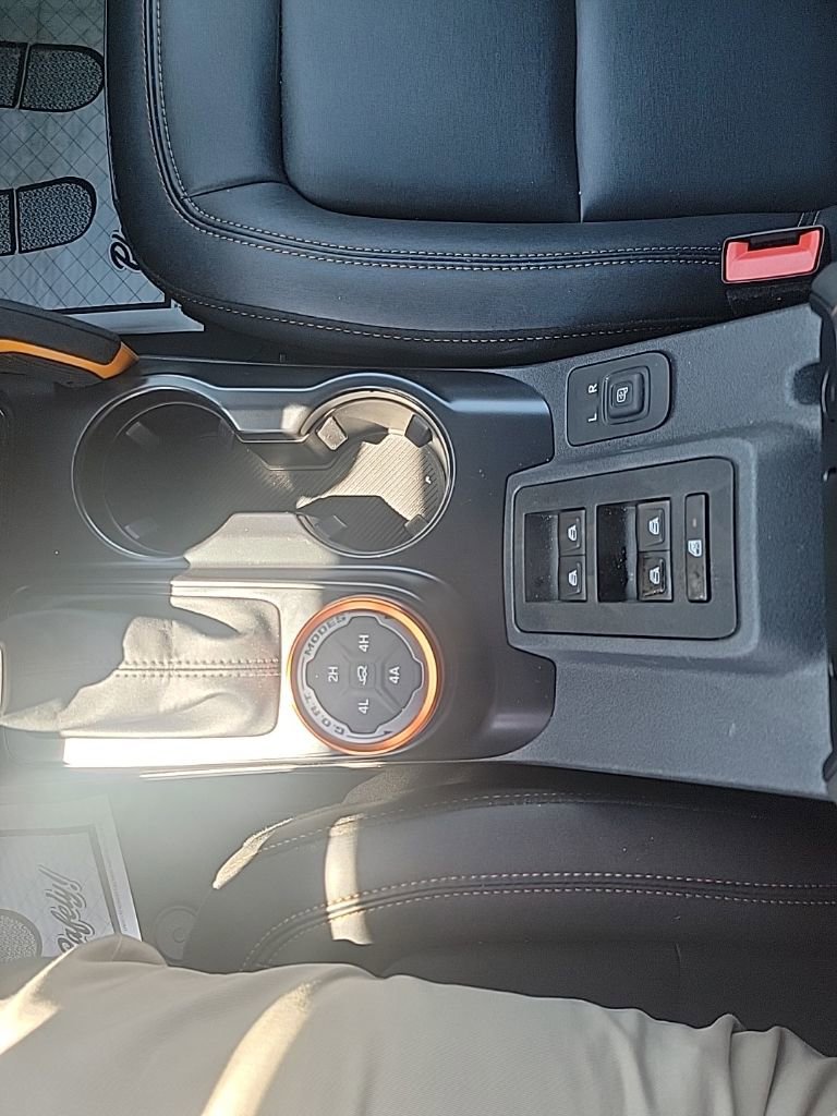 Used 2024 Ford Bronco Badlands image 14