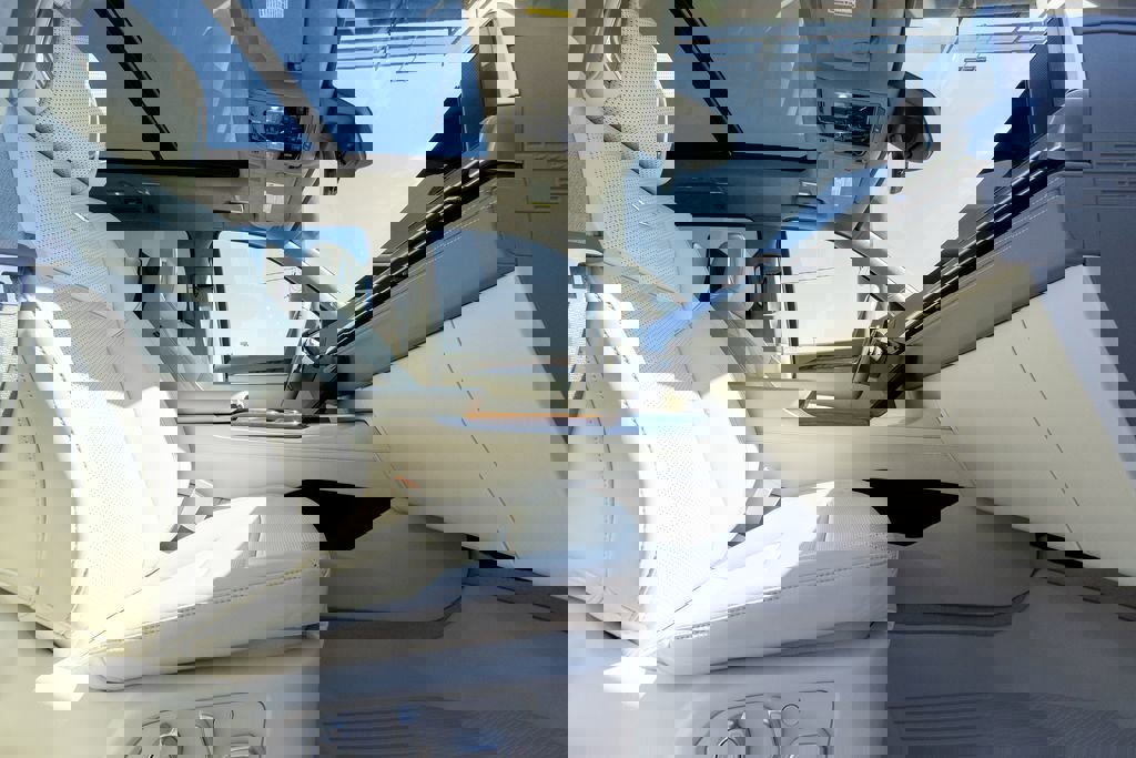 Certified 2025 Cadillac Escalade Sport Platinum w/ LPO, ONYX Package image 25