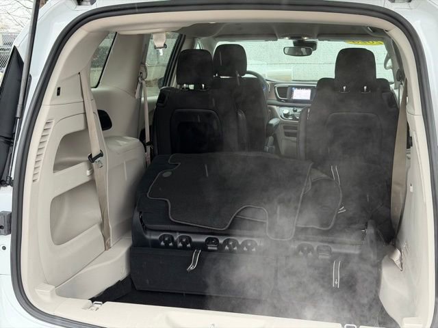 Certified 2023 Chrysler Voyager LX FWD image 27