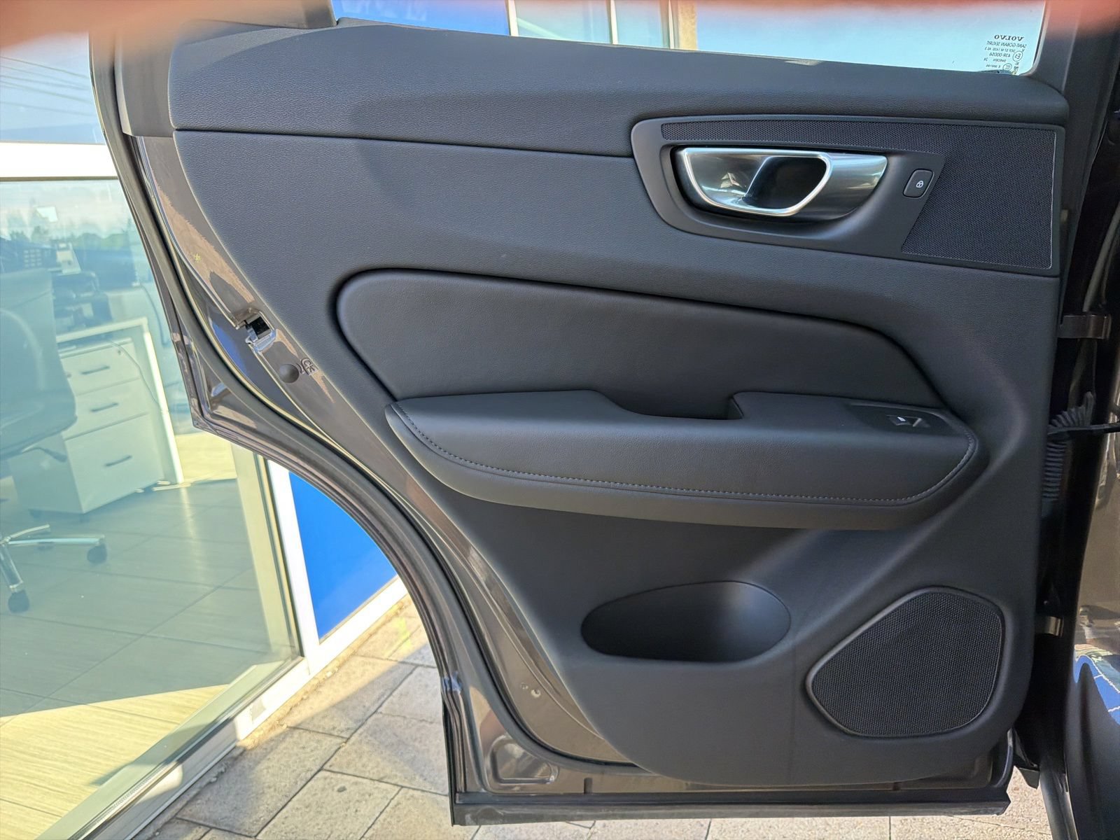 Used 2025 Volvo XC60 B5 Plus AWD/4WD image 21