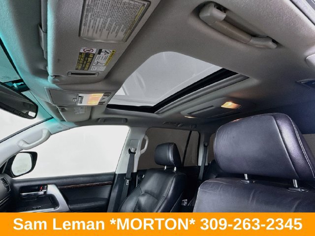 Used 2015 Toyota Land Cruiser AWD/4WD image 23