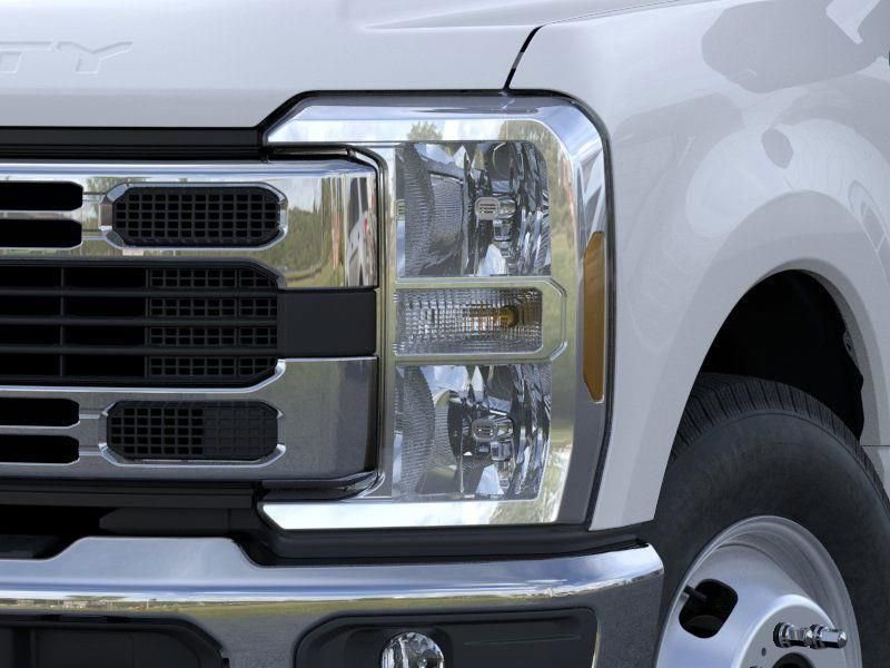 New 2026 Ford F350 XL w/ XL Chrome Package image 18