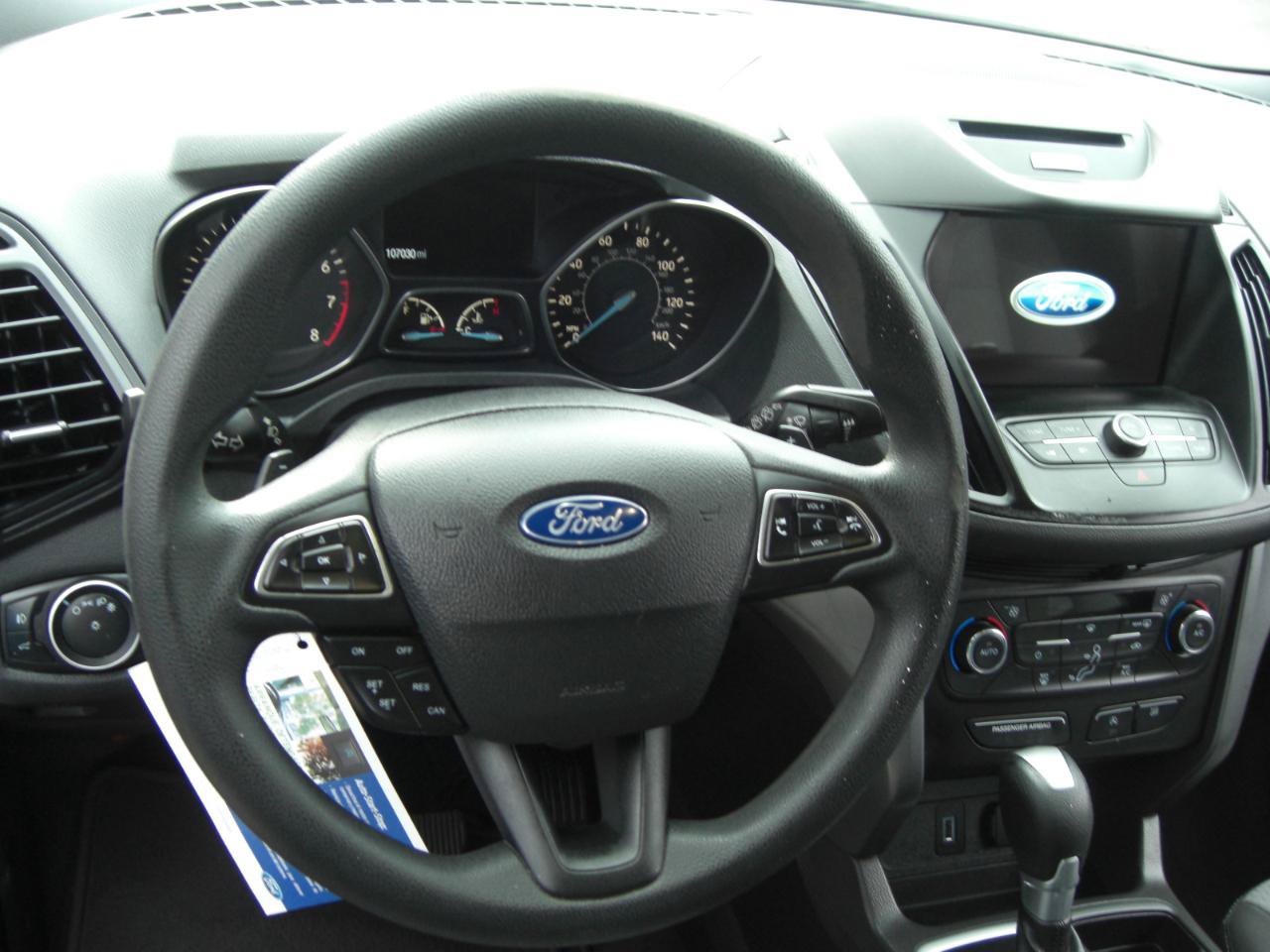 Used 2017 Ford Escape SE w/ Equipment Group 201A FWD image 10