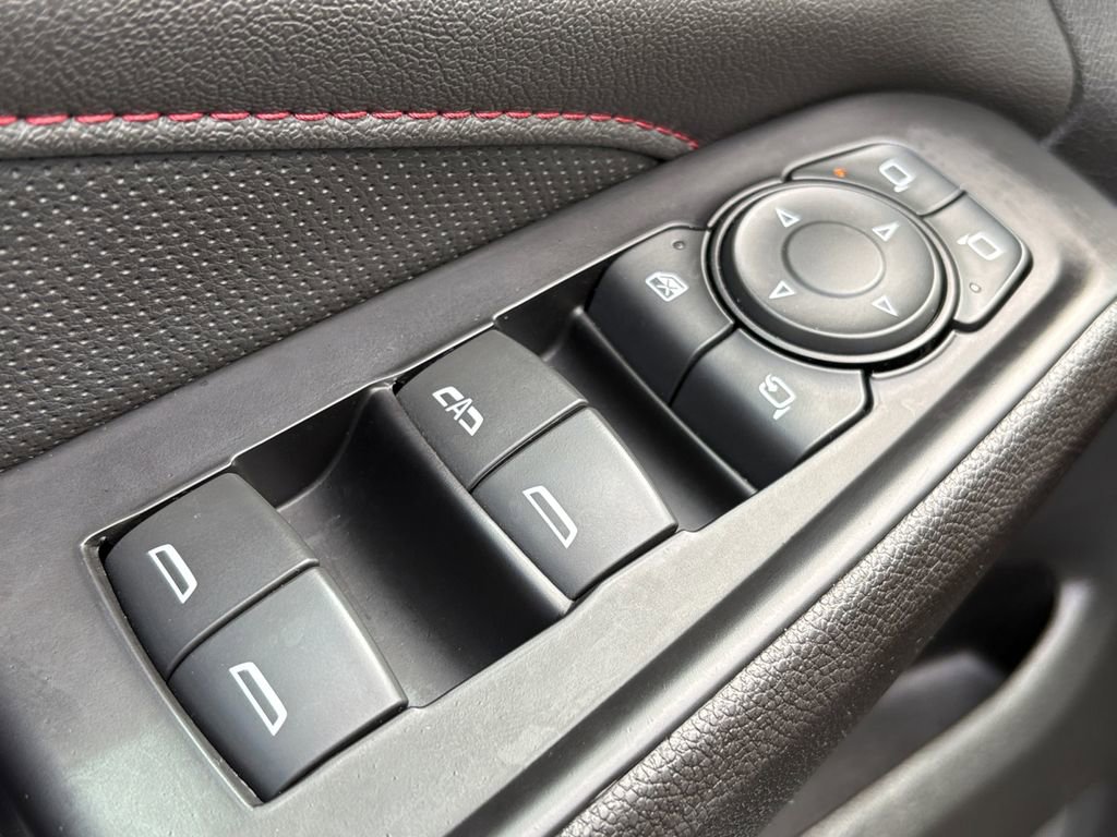 Used 2023 Chevrolet Traverse RS AWD/4WD image 15