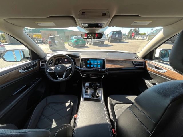 Used 2024 Volkswagen Atlas SE image 31