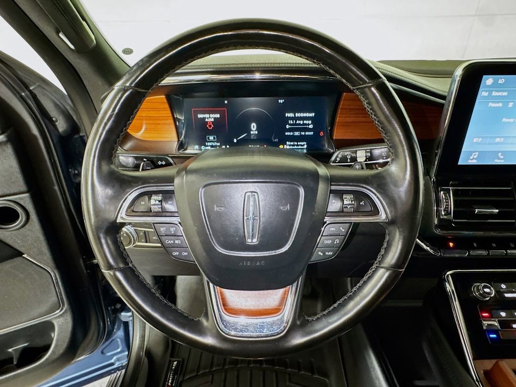 Used 2018 Lincoln Navigator Premiere RWD image 9