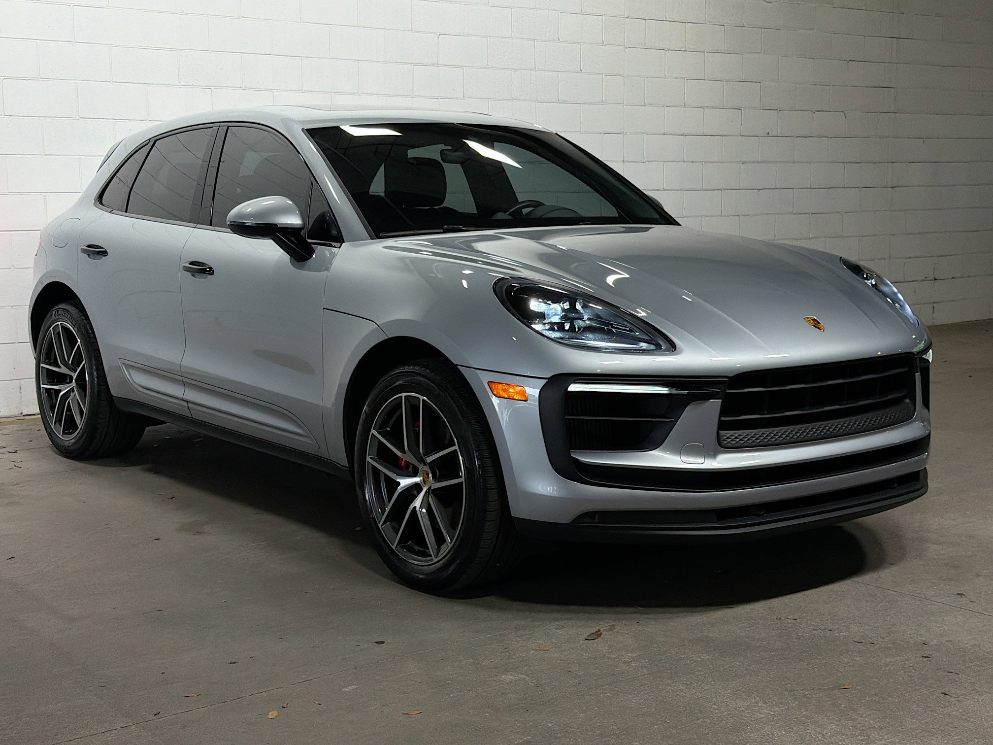 Certified 2022 Porsche Macan S AWD/4WD image 6