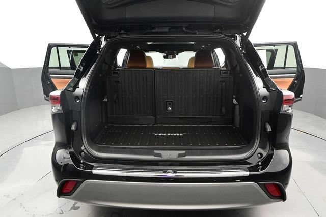 New 2026 Toyota Highlander Platinum AWD/4WD image 15
