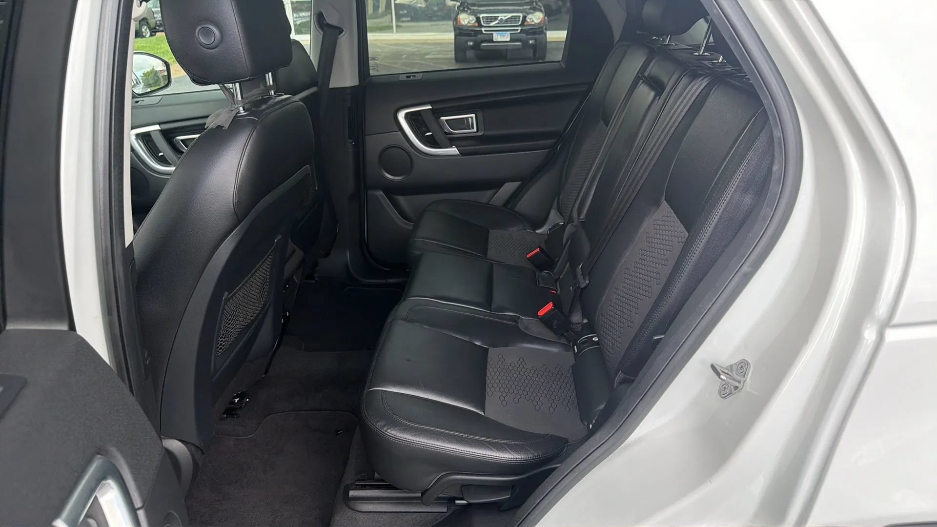 Used 2017 Land Rover Discovery Sport SE AWD/4WD image 10