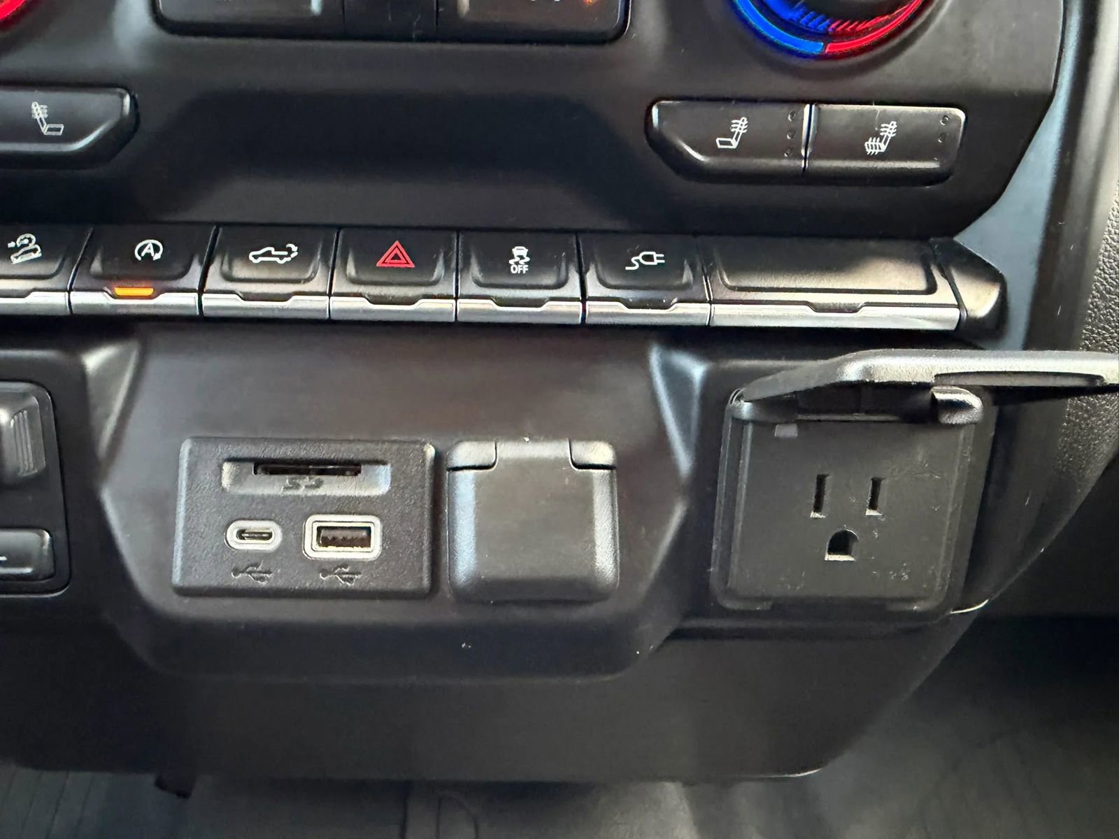 Used 2020 Chevrolet Silverado 1500 LT w/ All-Star Edition image 40