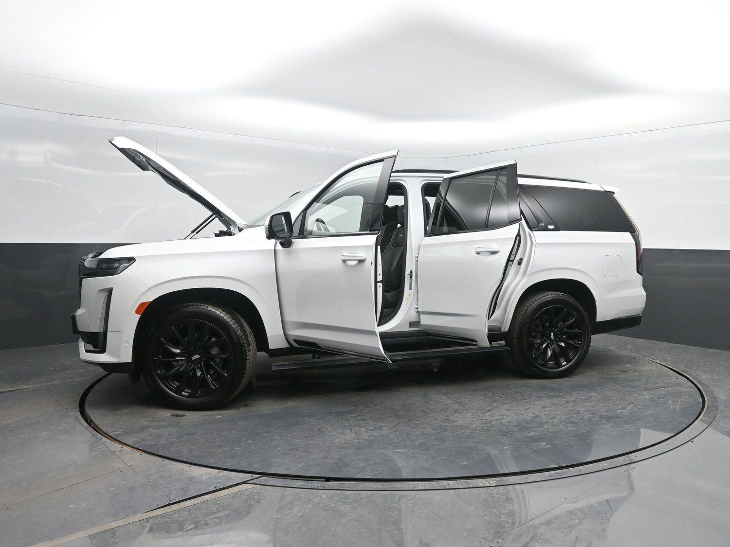 Used 2023 Cadillac Escalade Sport Platinum w/ LPO, ONYX Package image 55