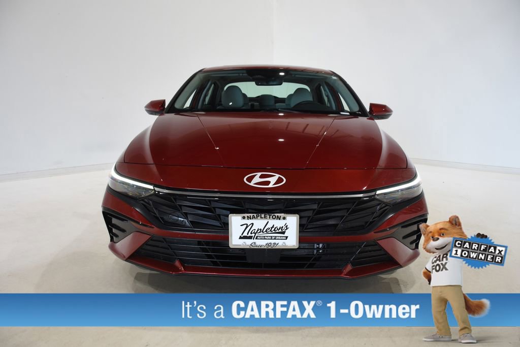 Used 2025 Hyundai Elantra Limited FWD image 3