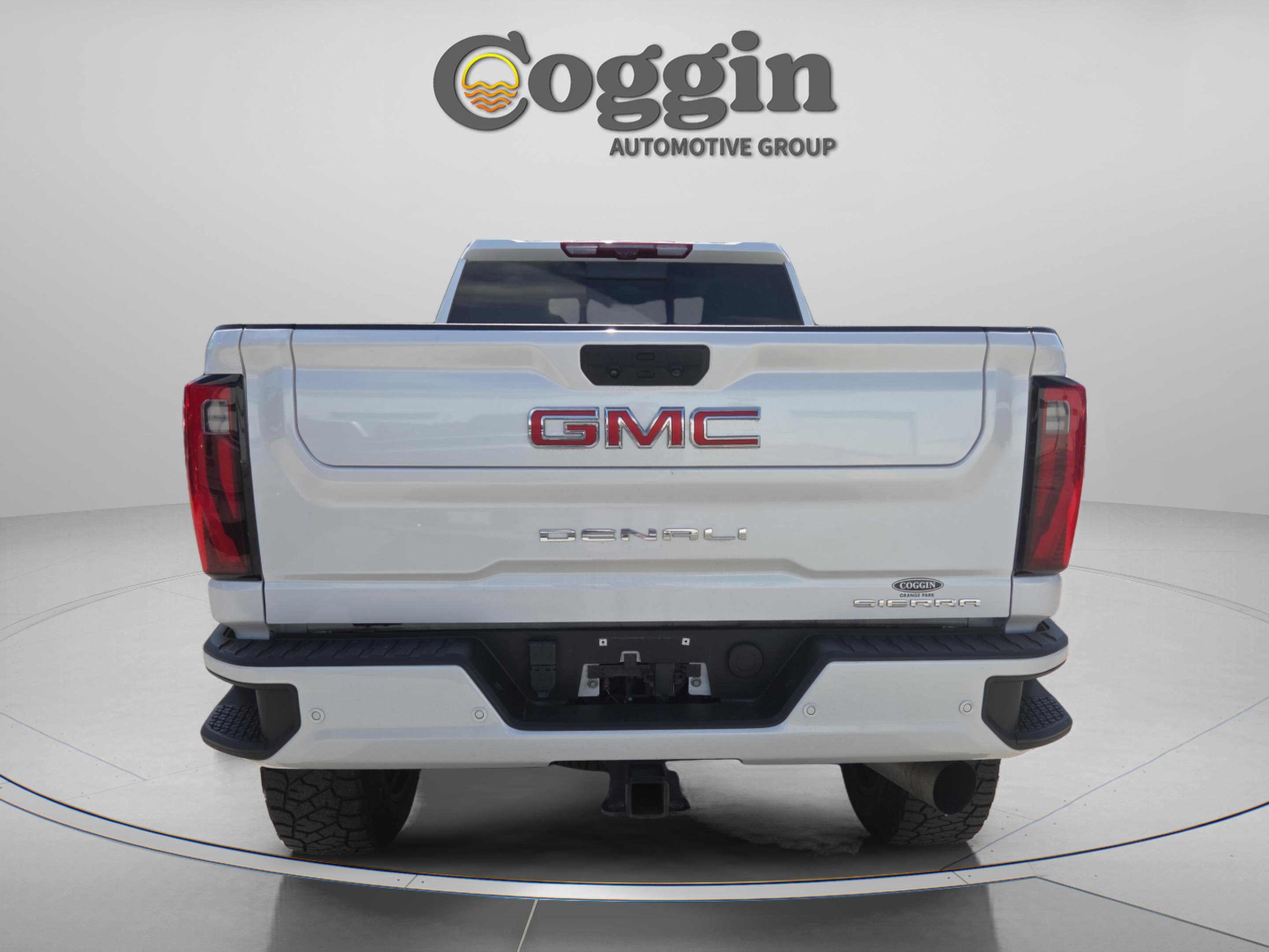 Used 2024 GMC Sierra 2500 Denali w/ Denali Reserve Package AWD/4WD image 4