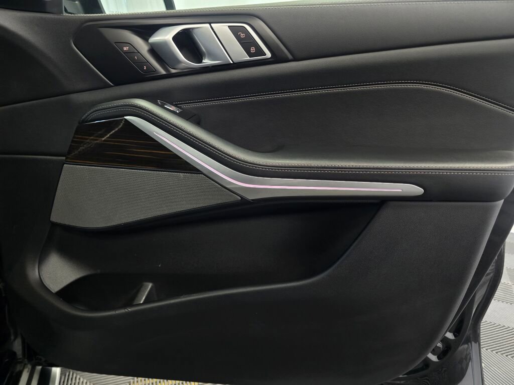 Used 2025 BMW X7 xDrive40i image 30