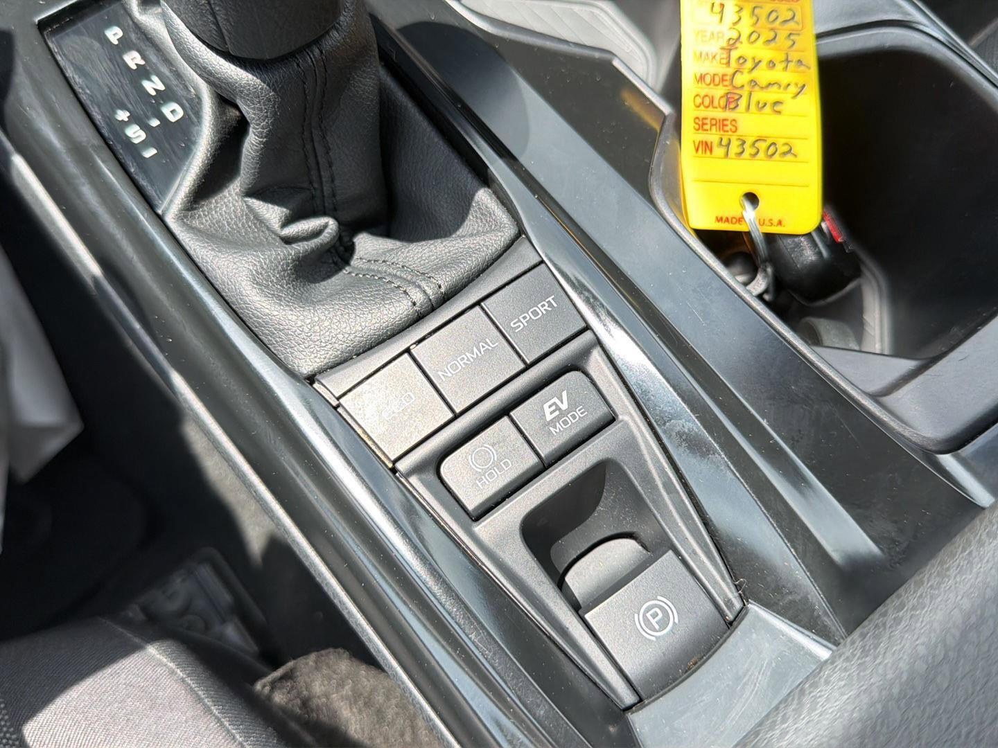 Used 2025 Toyota Camry LE w/ Convenience Package FWD image 21