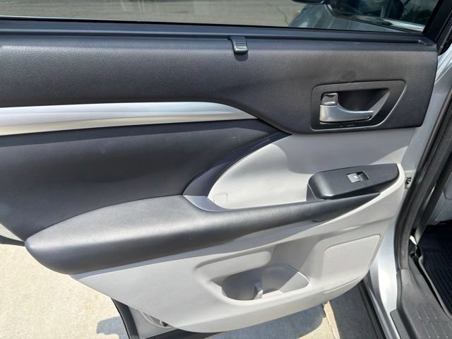 Used 2015 Toyota Highlander XLE AWD/4WD image 15