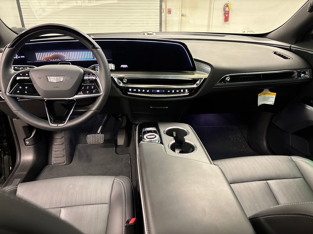 New 2025 Cadillac Lyriq Luxury RWD image 34