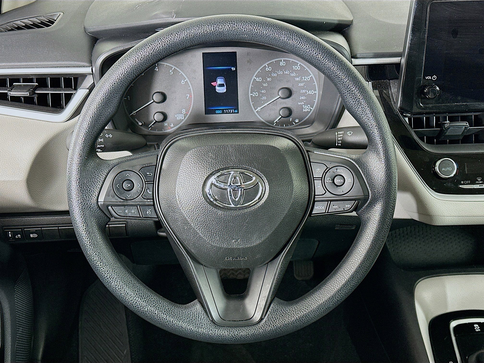 Used 2025 Toyota Corolla LE image 18