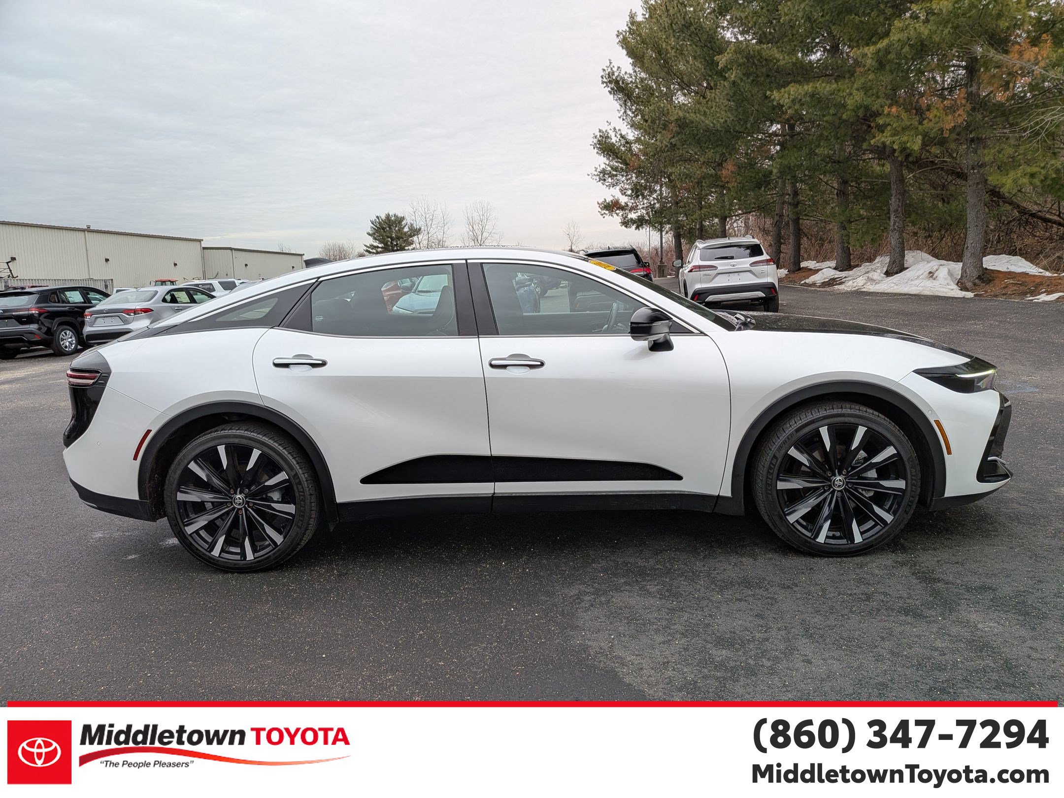 Used 2023 Toyota Crown Platinum image 2