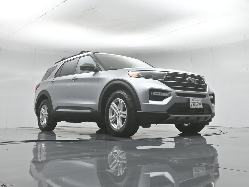 Certified 2021 Ford Explorer XLT w/ Equipment Group 202A AWD/4WD image 52
